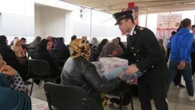 احتفالًا بعيد الشرطة الـ72 .. الداخلية توجه قوافل إنسانية بالمناطق الأولى بالرعاية