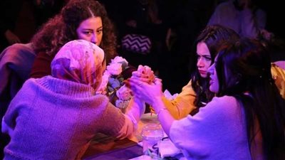 فريق مسرح الطليعة يستعد لتقديم عرض «بيت روز»