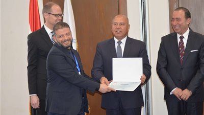 وزير النقل : آليات دقيقة لاختيار العناصر البشرية الجديدة وفق معايير دقيقة مع اعادة تأهيل وتدريب وتثقيف العناصر البشرية الحالية