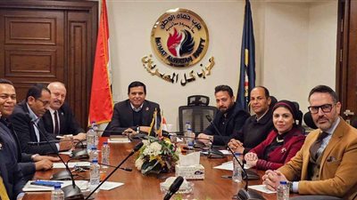 حماة الوطن يعقد اجتماعًا لمناقشة الخطط المستقبلية لأنشطة الحزب