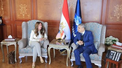 الفريق أسامة ربيع: قناة السويس جزءا لا يتجزأ من حركة التجارة العالمية وانعكاسا لما تشهده من نمو أو تحديات