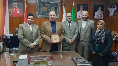 اتحاد شباب العمال يُكرم وكيل الشباب والرياضة بالقليوبية