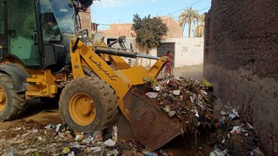 محافظ أسيوط يوجه رؤساء المراكز بتكثيف حملات النظافة ورفع 830 طن قمامة