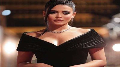 أسماء جلال تضع اللمسات النهائية من تصوير فيلم الفستان الأبيض