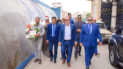 رئيس هيئة الرعاية الصحية يتفقد الجناح المصري بمعرض الصحة العربي في دبي 