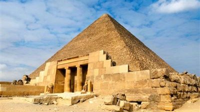 مصطفى وزيري: تبليط الهرم الأكبر مصطلح شعبي.. ويحدد أهداف المشروع