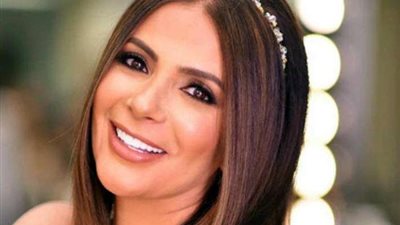 هل استعانت منى زكي بمدرب تمثيل في 