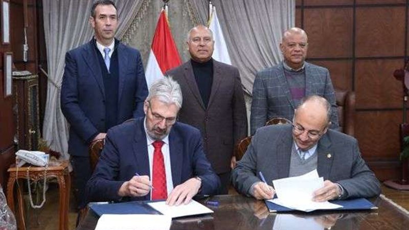 توقيع اتفاقية تسليم