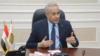 وزير العمل يواصل اجتماعاته مع اللجنة القانونية لمتابعة ملاحظات مشروع قانون العمل