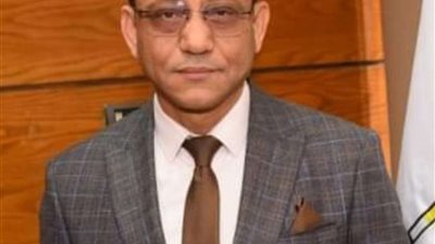 دكتور جمال بدر قائما بأعمال نائب رئيس جامعة أسيوط لشئون الدراسات العليا والبحوث