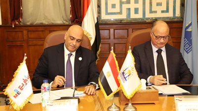 توقيع عقود تطوير منطقتي الزاوية الحمراء وعزبة خير الله بـ 43 مليون جنيه