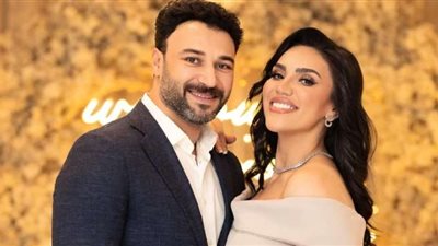 مي فاروق تعلق على أخبار فارق السن بينها وبين خطيبها