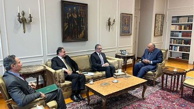 وزير الخارجية يستقبل مرشح مصر لمنصب مدير عام 