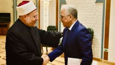 مفتي الجمهورية يلتقي مع رئيس الأمانة العامة بالمغرب لدي القاهرة