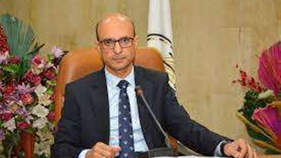 رئيس جامعة أسيوط يصدر قرارًا بتكليف الدكتور عادل محمد عميدا لكلية الزراعة