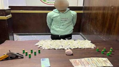 سقوط مُسجل خطر لحيازته كيلو من مخدر الهيروين بمنطقة مصر القديمة