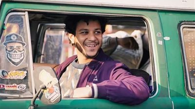 أحمد داش شاب مكافح في مسلسل مسار إجباري