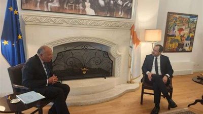 لبحث سبل التعاون.. وزير الخارجية يزور العاصمة القبرصية نيقوسيا