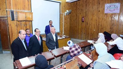 2907 طالب وطالبة يواصلون امتحانات الترم الأول لبرامج التعليم المدمج بجامعة سوهاج