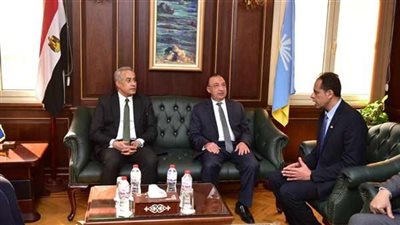 محافظ الاسكندرية يلتقي وزير العمل لبحث الملفات المشتركة