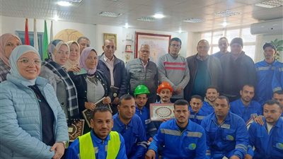 «مياه المنوفية» تكرم 23 من العاملين بالشركة لتميزهم في العمل