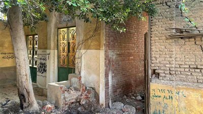 كشف ملابسات اختفاء أبواب المقابر بالغربية