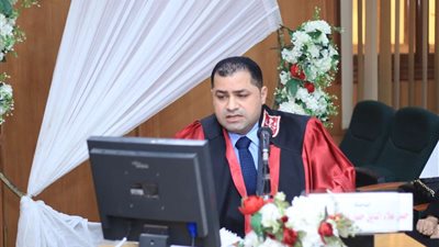 حزب الجيل يهنئ حسن هجرس بحصوله على الدكتوراة