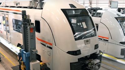 أول صور من داخل مصنع شركة سيمنس الألمانية لمراحل تصنيع القطارات