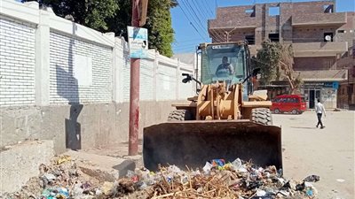 حملات مكثفة للنظافة ورفع 480 طن مخلفات وقمامة بأسيوط