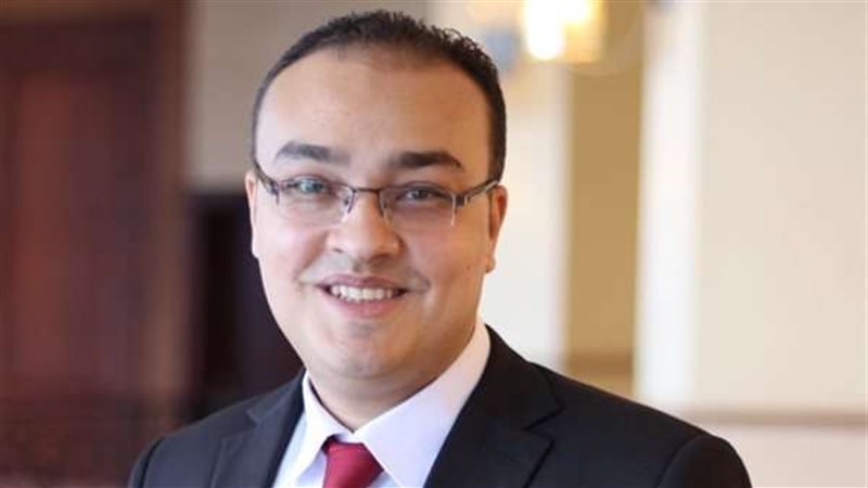 nأحمد معطي، الخبير