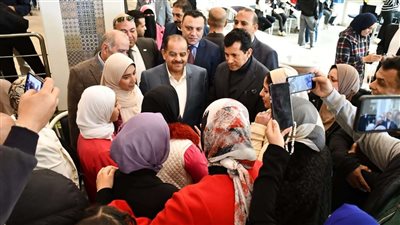 وزير الشباب والرياضة يفتتح عدد من المنشآت داخل نادي جزيرة الورد بالدقهلية