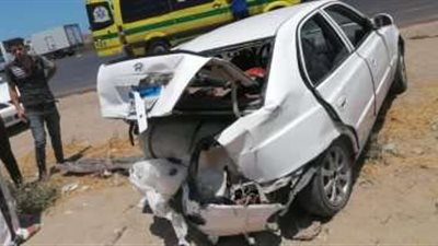 لاختلال عجلة القيادة.. إصابة شخصين إثر انقلاب سيارة بالعياط