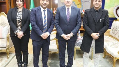 محافظ المنوفية يلتقي وفد اللجنة الطبية العليا والاستغاثات بمجلس الوزراء وبنك الشفاء