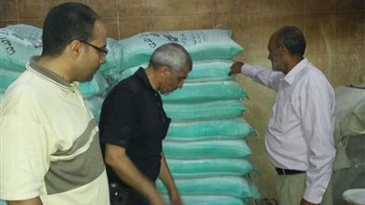 أبرزها أرز ودقيق وسكر.. ضبط 889 طن سلع تموينية بمخازن محتكري السلع