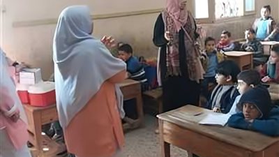 تطعيم 503 ألف طالب بالمدارس ضد الالتهاب السحائي والثنائي بالقليوبية