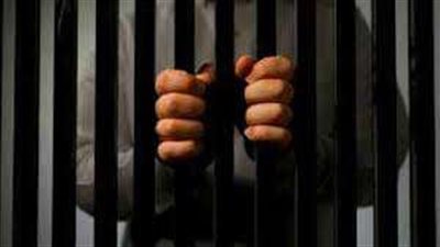 المشدد 18 سنة لمتهم بسرقة شخص بالإكراه وتعاطي المخدرات بسوهاج