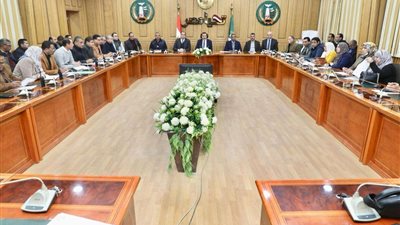 فتح جميع منافذ ومعارض 