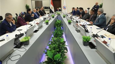 وزير الصحة يوجه بتشديد الرقابة على بنوك الدم والتأكد من الالتزام بمعايير الجودة والسلامة