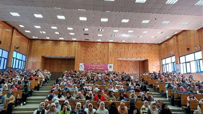 ندوة لتشجيع المنتجات المحلية والتوعية بثقافة العمل الحر وريادة الأعمال بتربية سوهاج