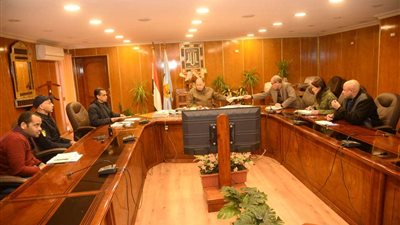 محافظ أسيوط يتابع إجراءات ترشيد الإنفاق وتعظيم الإيرادات وزيادة تحصيل مستحقات الدولة