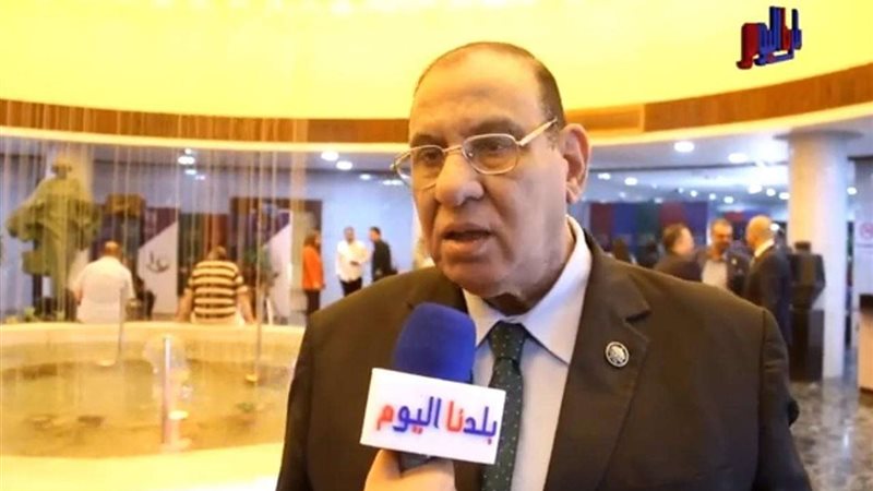 الدكتور طلعت عبد