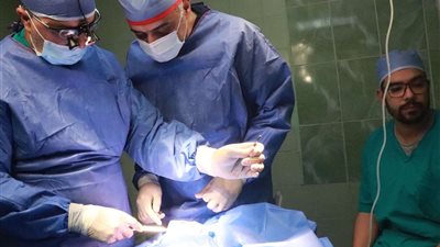 استئصال كيس سحائى بالجمجمة لرضيعة بمستشفى التأمين الصحي بالمنوفية