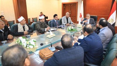 محافظ سوهاج يعقد اجتماعا لبحث الموقف التنفيذي لمشروع إنشاء كوبري المراغة