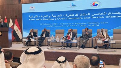 وزير الصناعة يستعرض فرص الاستثمار المتاحة للتعاون مع العرب والأتراك