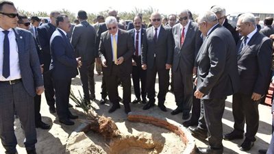 رئيس جامعة سوهاج يشكر وزير التعليم العالي لتخصيص 1000 فدان لأغراض البحث العلمي