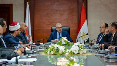 محافظ سوهاج يوجه بالبدء الفوري في تجهيز وافتتاح معارض أهلا رمضان