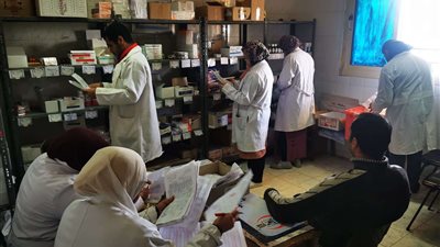 1685 مستفيدًا من قافلة طبية في الفشن ببني سويف (صور)