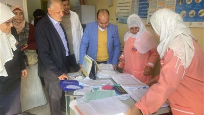 وكيل صحة القليوبية يفاجئ المركز الطبي بطوخ وينتقد انخفاض مؤشرات أداء عيادة تنظيم الأسرة