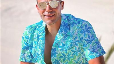 الجمهور يلتف حوله.. محمد إمام ينشر فيديو من كواليس مسلسل كوبرا