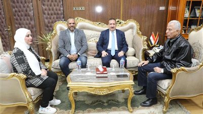 محافظ المنوفية يلتقي مستشار رئيس مجلس الوزراء للمشروعات القومية